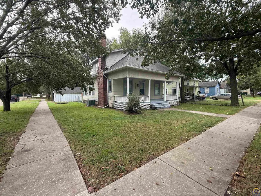 628 Sylvan St, Emporia, KS 66801 - #3