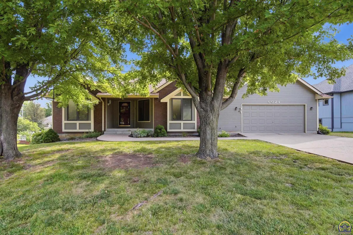 6024 SW 40th Ter, Topeka, KS 66610 - #1