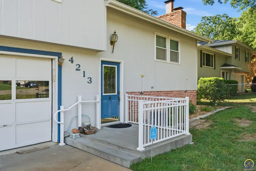 4213 SE Virginia Ct, Topeka, KS 66605 - #3