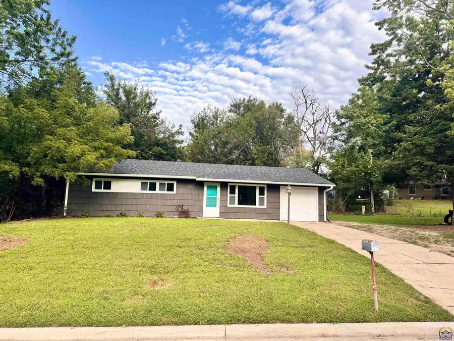 3015 SE Iowa Ave, Topeka, KS 66605 - #2