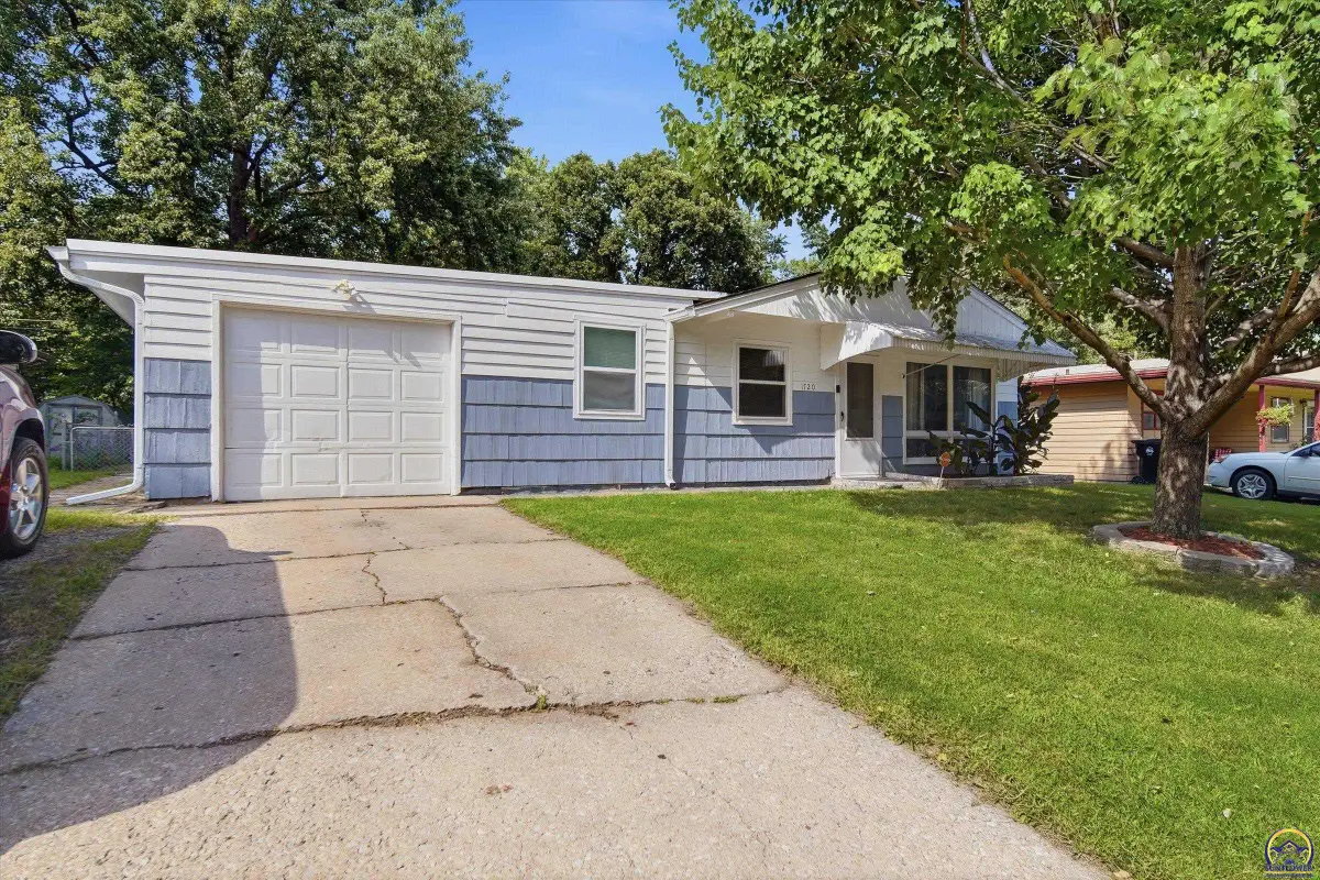 1720 SE 31st St, Topeka, KS 66605 - #1