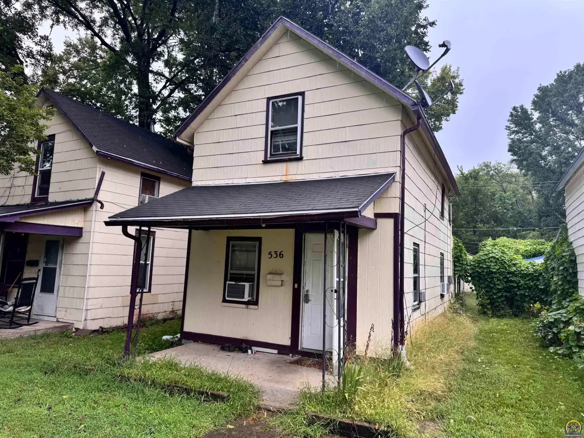 536 NE Grattan St, Topeka, KS 66616 - #1
