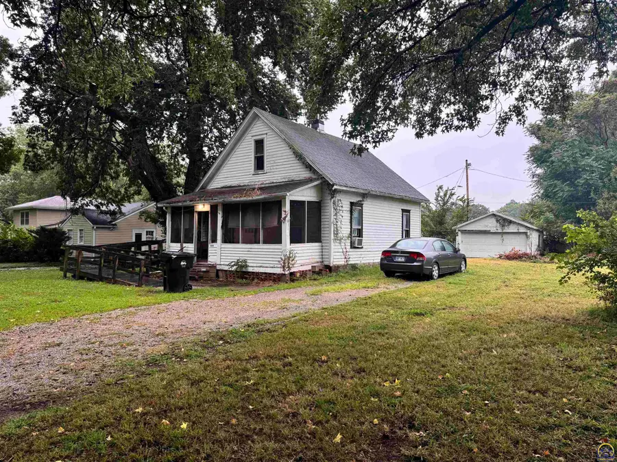 309 NE Twiss Ave, Topeka, KS 66616 - #3