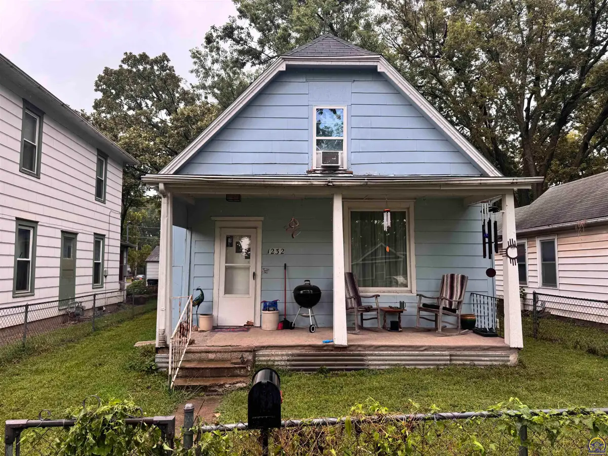 1232 NW Jackson St, Topeka, KS 66608 - #1
