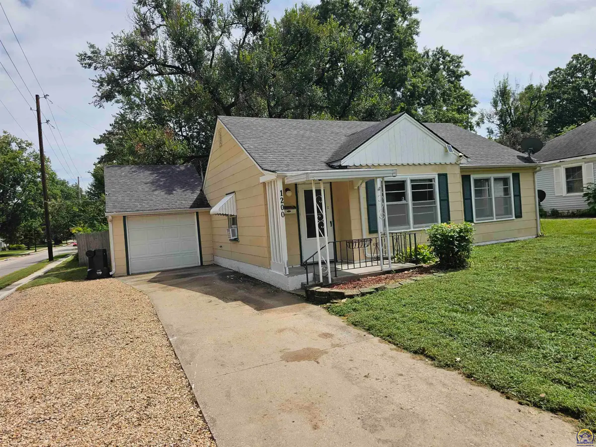 1200 SW Frazier Ave, Topeka, KS 66604-3337 - #1