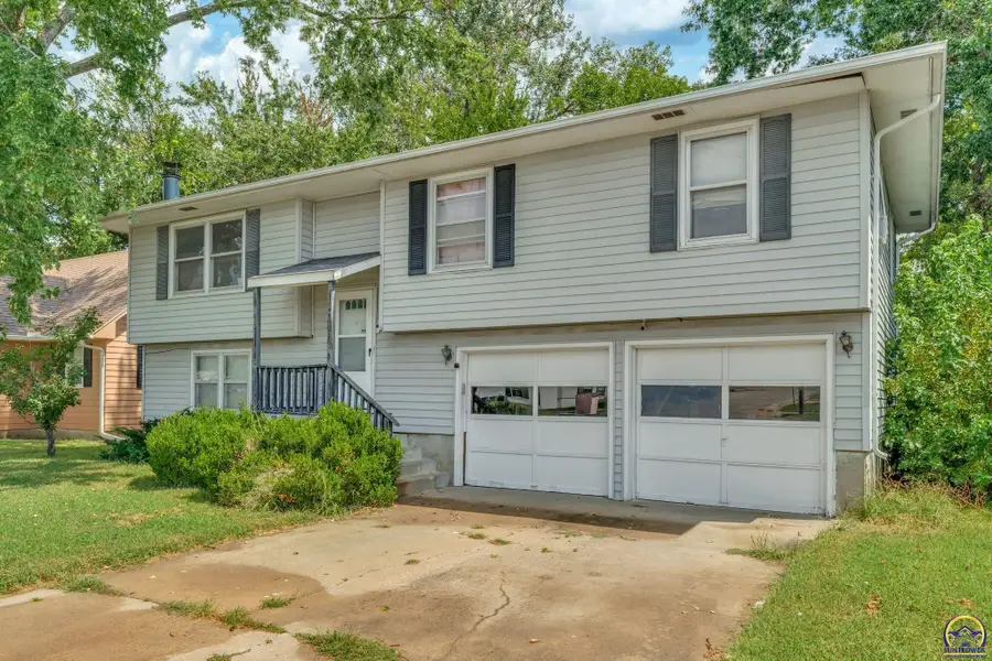 2018 SW Fairlawn Rd, Topeka, KS 66604 - #3