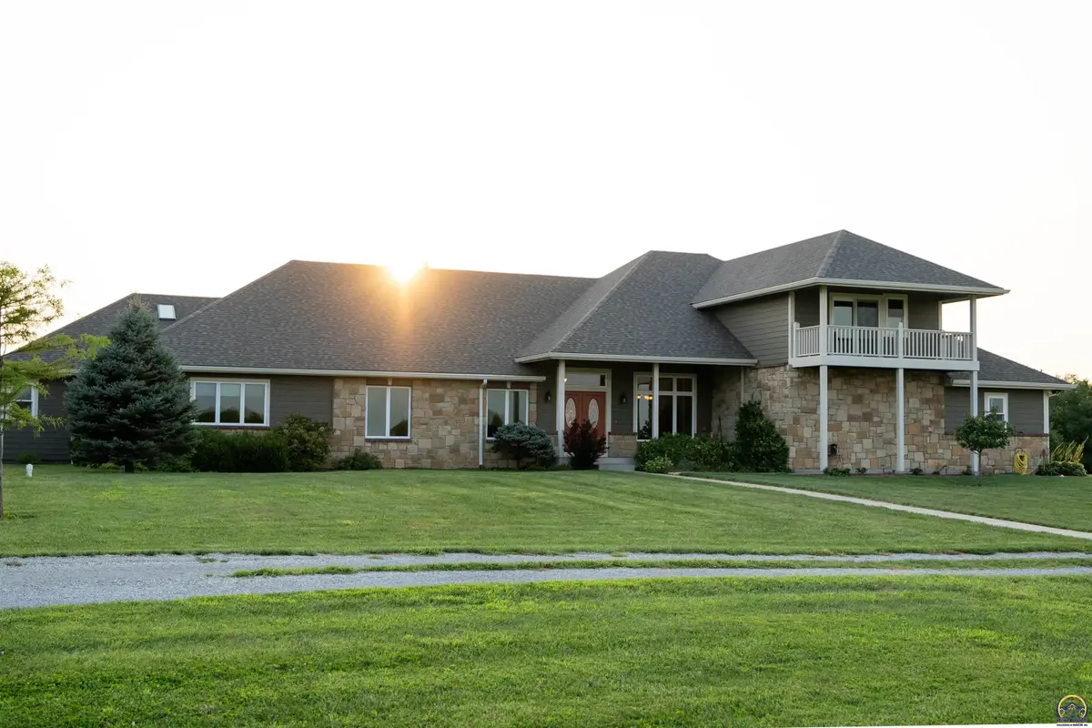 11301 S Croco Rd, Carbondale, KS 66414 - #1