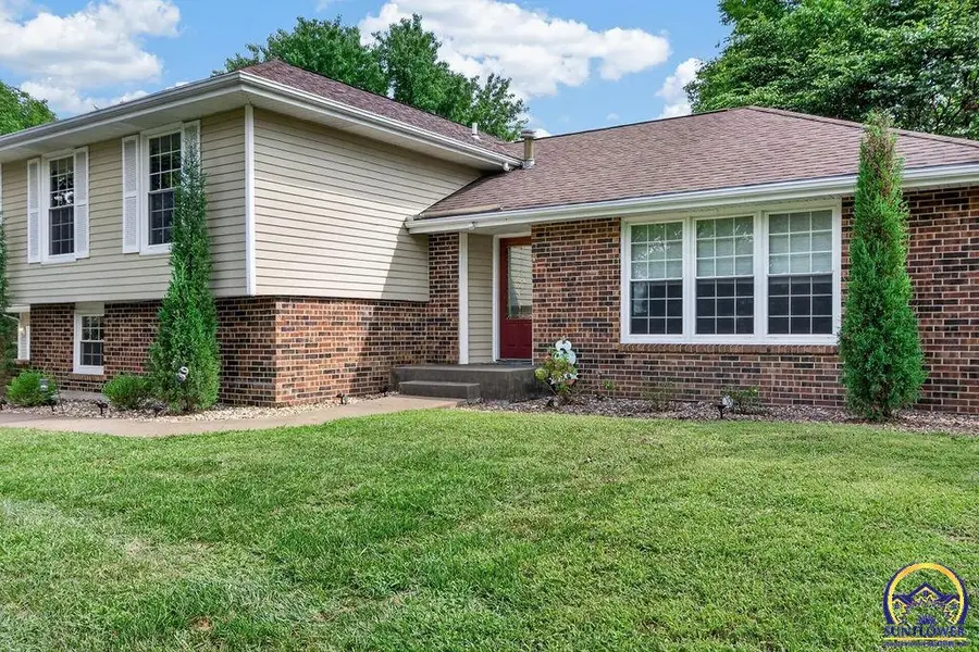 3539 NW 45th Ct, Topeka, KS 66618 - #2