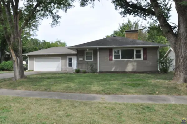 1806 SW Meadow Ln, Topeka, KS 66604