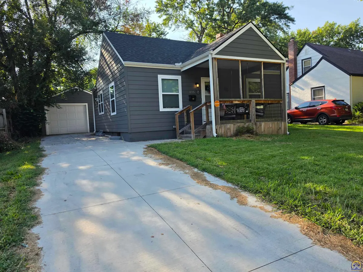 835 SW Frazier Ave, Topeka, KS 66606 - #1