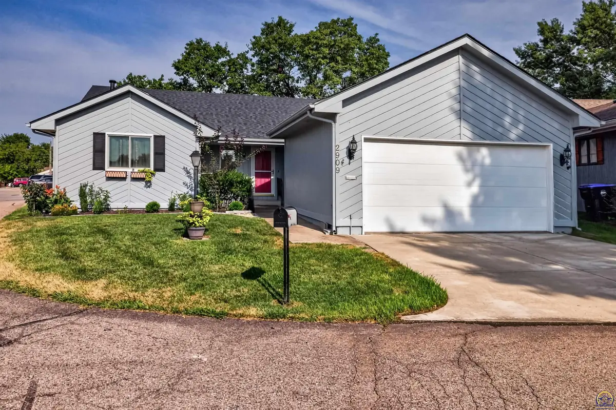 2909 SW Cedar Cove Ct, Topeka, KS 66614 - #1
