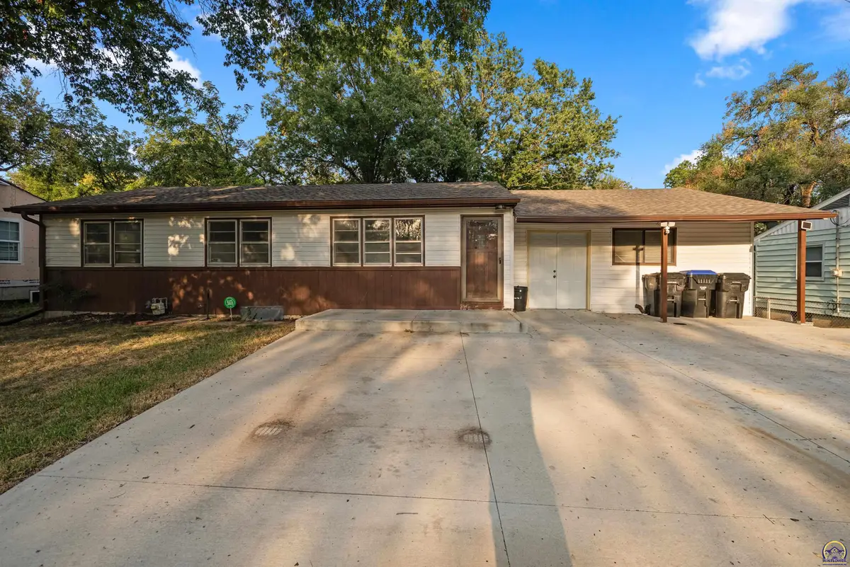 3240 SE Minnesota Ave, Topeka, KS 66605 - #1