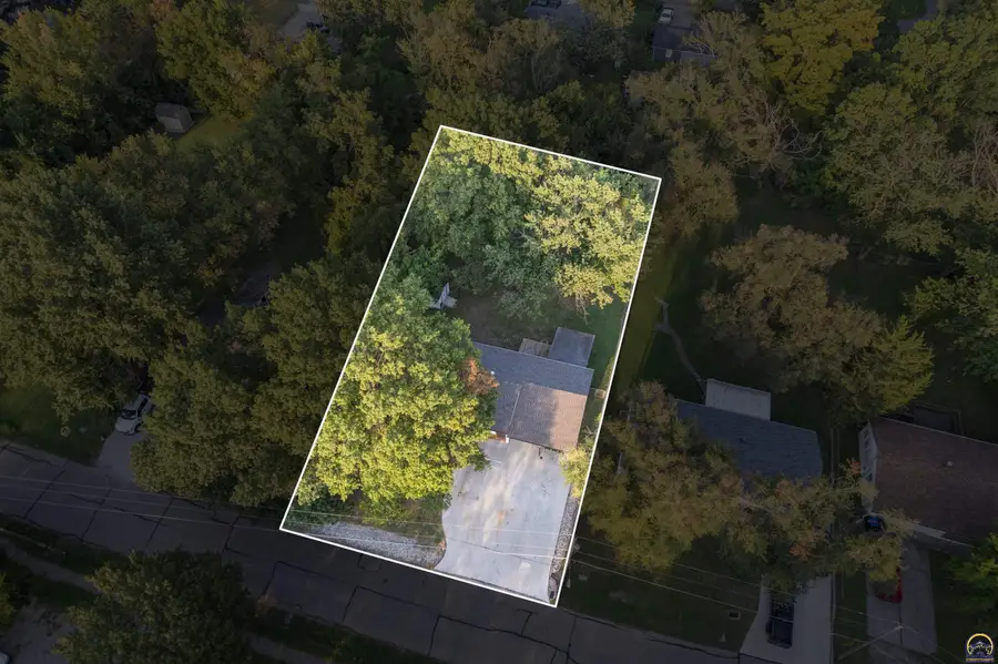 3240 SE Minnesota Ave, Topeka, KS 66605 - #3