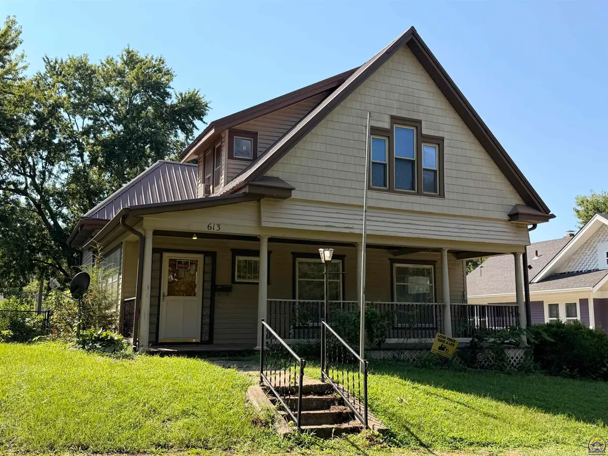 613 Pennsylvania Ave, Holton, KS 66436 - #1