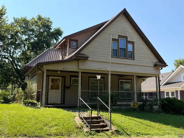 613 Pennsylvania Ave, Holton, KS 66436