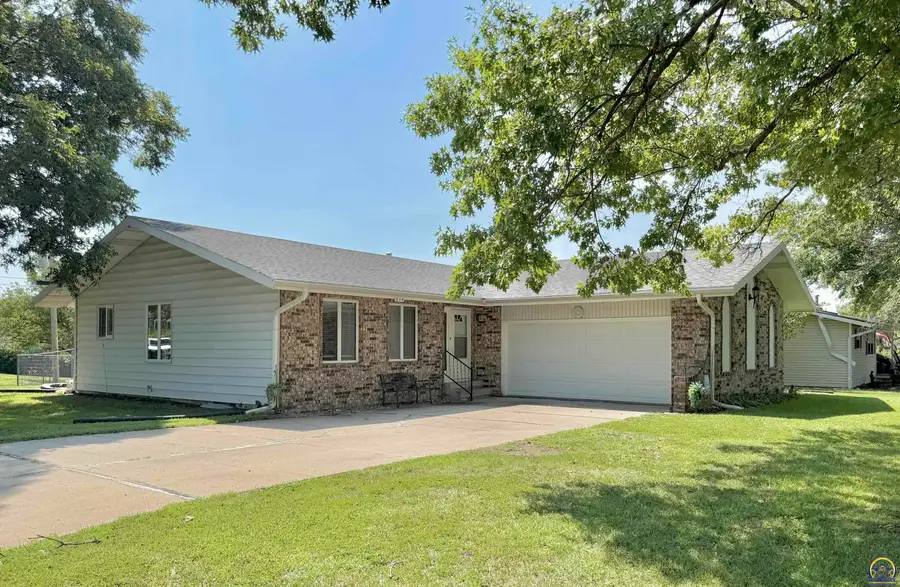314 Maple St, Saint Marys, KS 66536 - #2