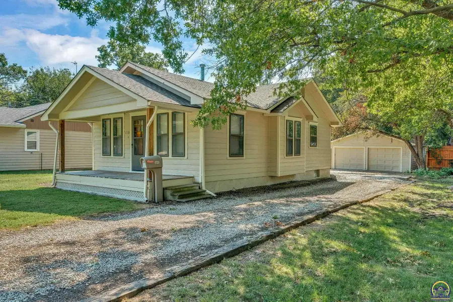 1735 SW Seabrook Ave, Topeka, KS 66604 - #3