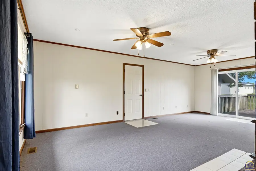 4144 SE 45th St, Berryton, KS 66409 - #3