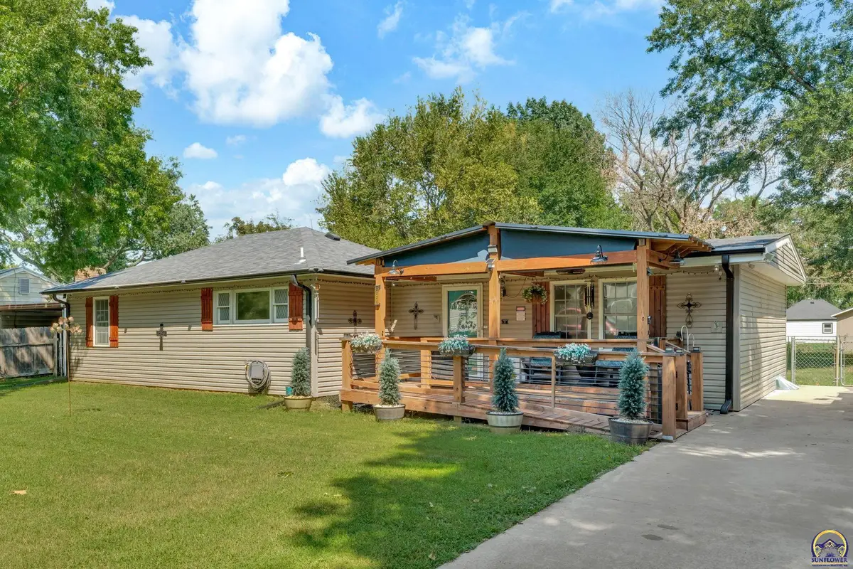 2224 NW Taylor St, Topeka, KS 66608 - #1