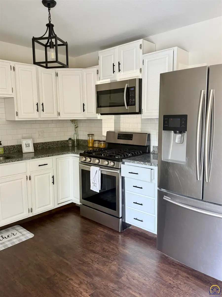 208 Willow Ln, Perry, KS 66073 - #3