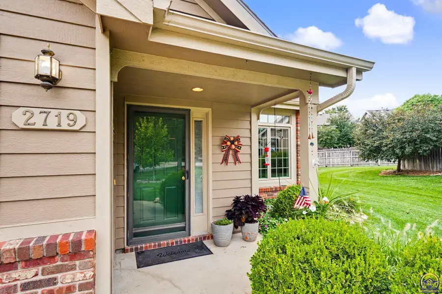 2719 Larkspur Ct, Lawrence, KS 66047-3351 - #2