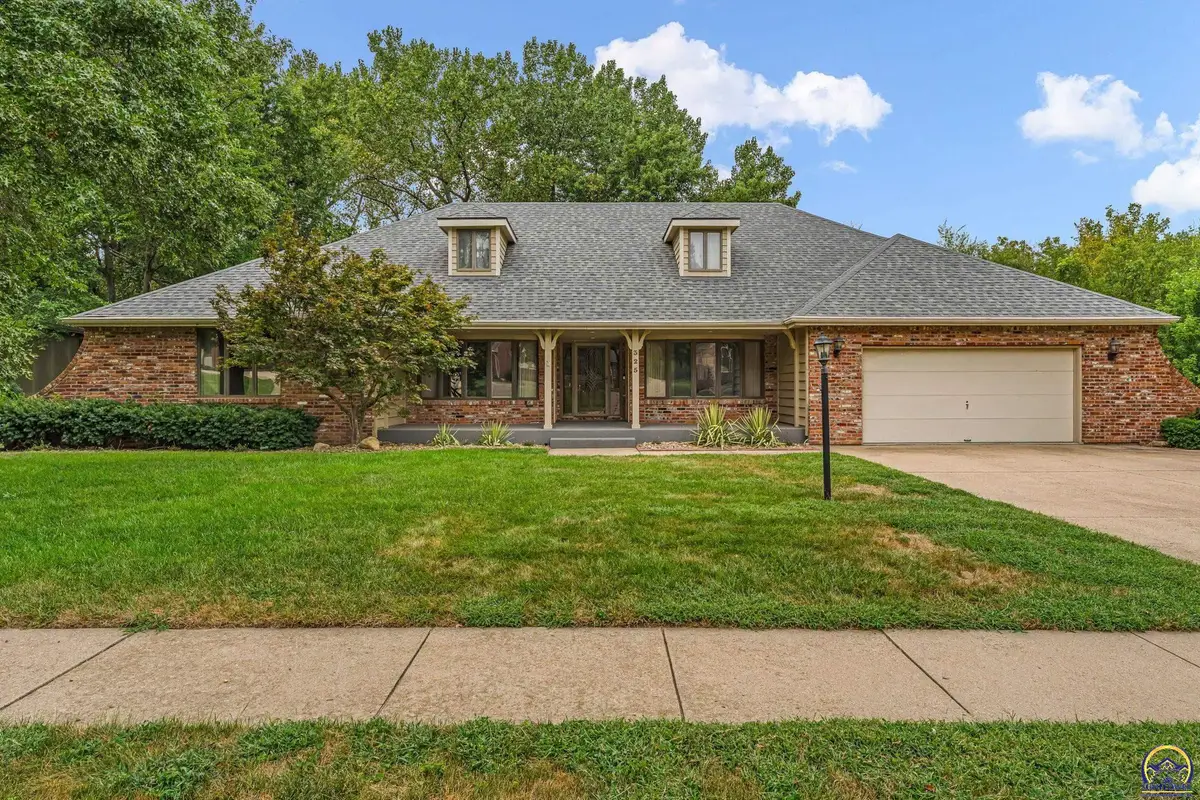 325 SW Whitehall Ln, Topeka, KS 66606 - #1