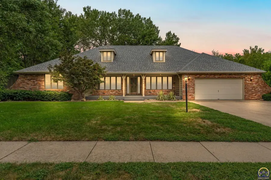 325 SW Whitehall Ln, Topeka, KS 66606 - #3