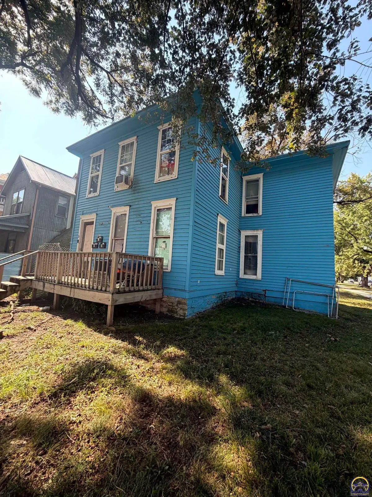 921 SW 10th Ave, Topeka, KS 66604 - #1