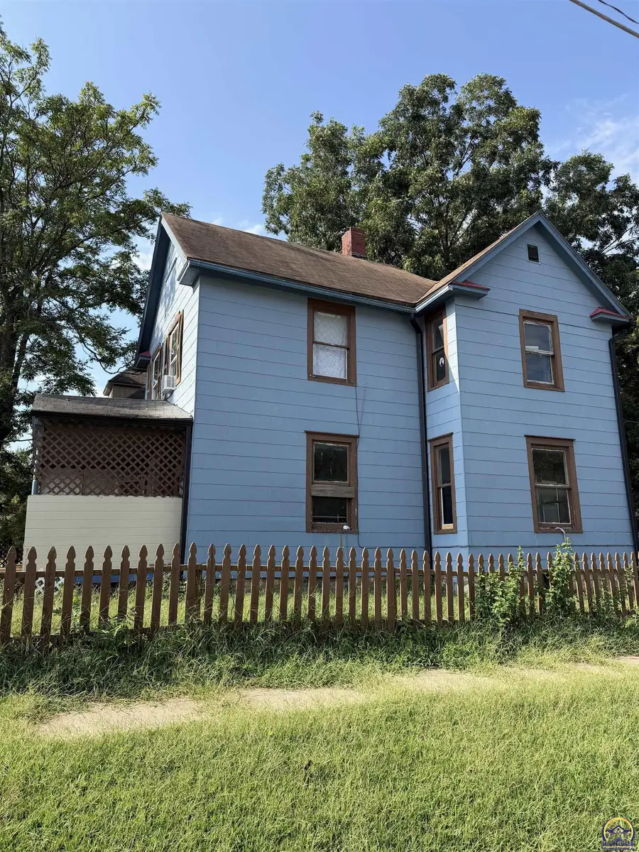 1501 SW Van Buren St, Topeka, KS 66612 - #2