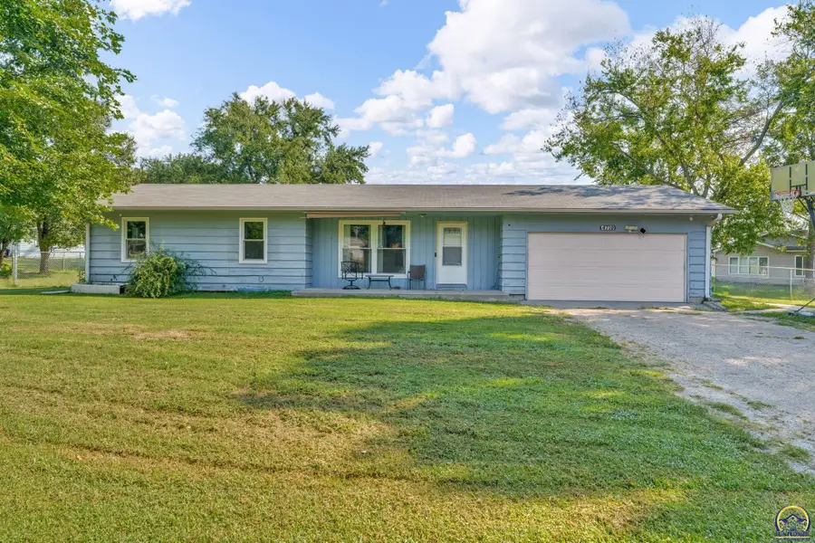4710 NW Hiawatha Pl, Topeka, KS 66618 - #2