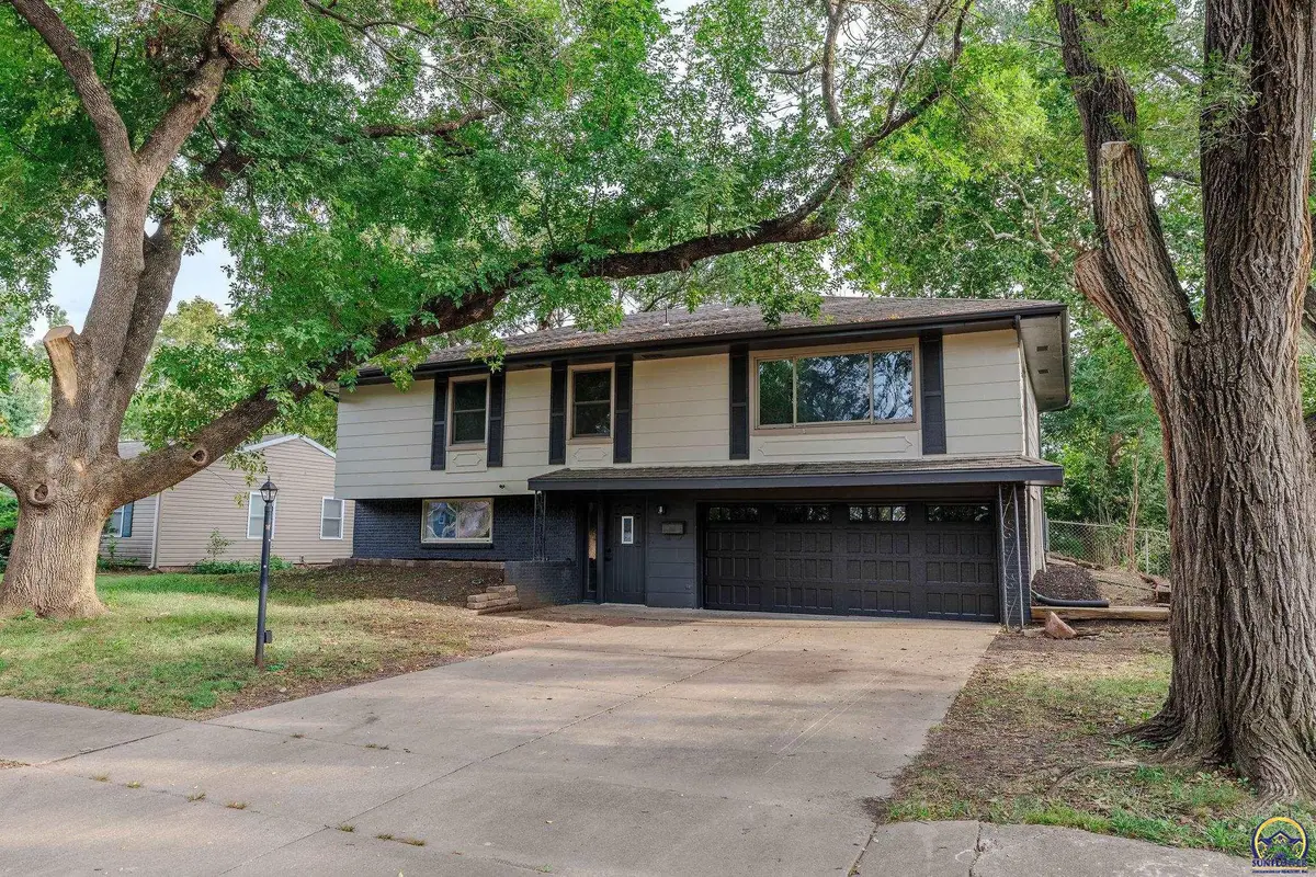 4337 SW 30th St, Topeka, KS 66614 - #1