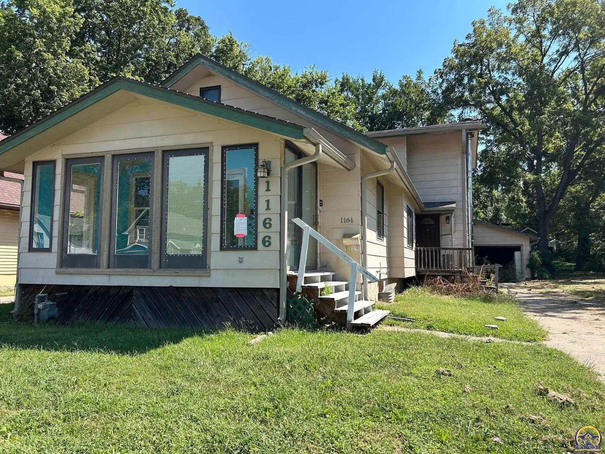 1166 SW Randolph Ave, Topeka, KS 66604 - #1