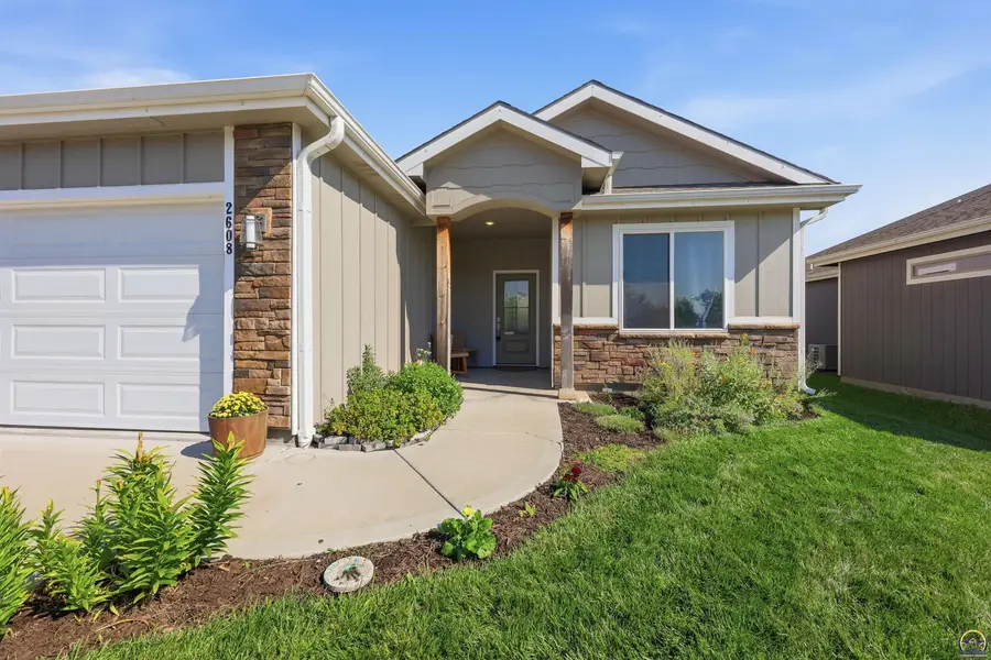 2608 E 26th Ter, Lawrence, KS 66046 - #2