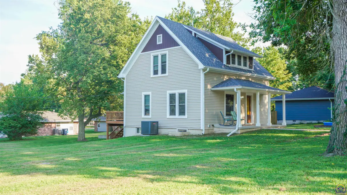 128 Lincoln Ave, Holton, KS 66436 - #1