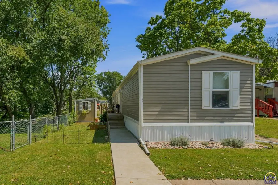 138 SE Willow Way, Topeka, KS 66609 - #2
