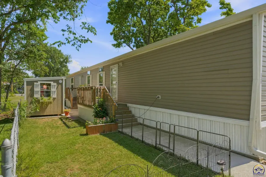 138 SE Willow Way, Topeka, KS 66609 - #3