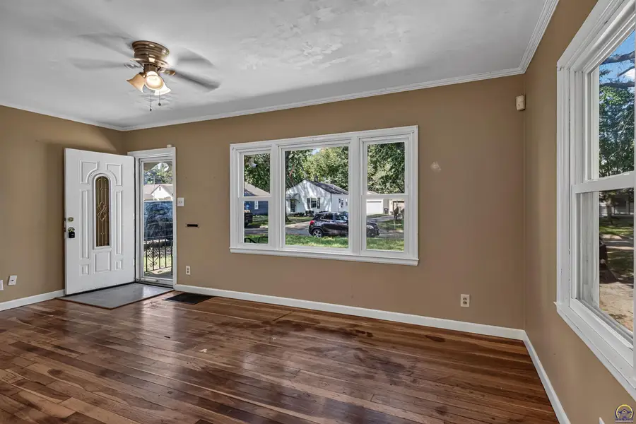 838 SW Webster Ave, Topeka, KS 66606 - #2