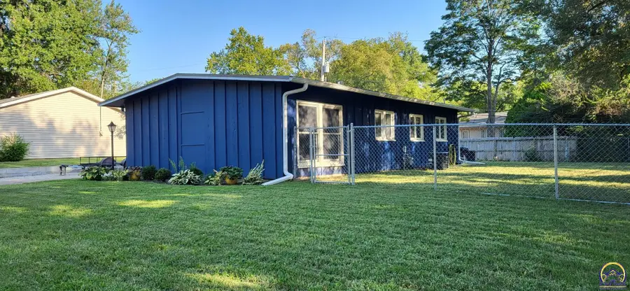 5531 SW 18th St, Topeka, KS 66604 - #3