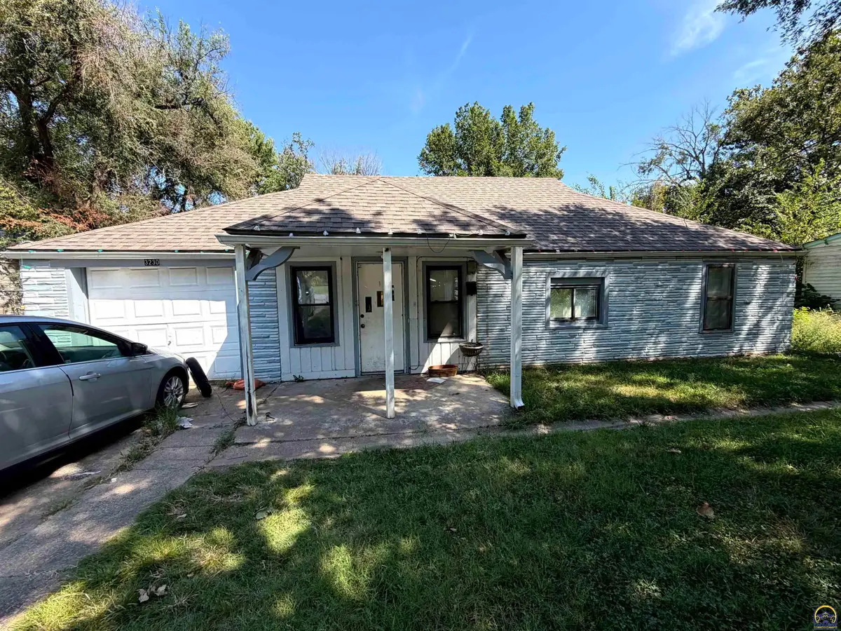 3230 SE Keystone Ave, Topeka, KS 66605 - #1