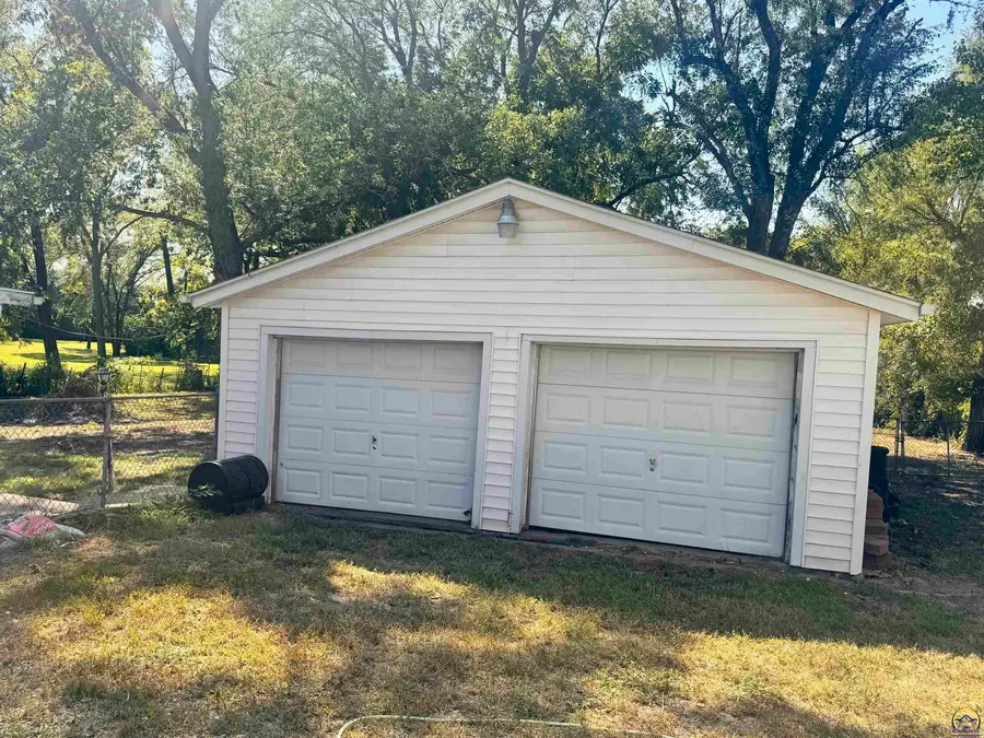 3803 NE Meriden Rd, Topeka, KS 66617 - #2