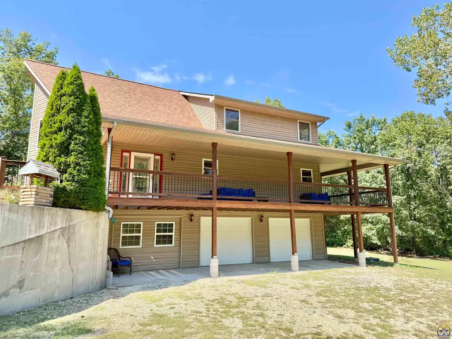 8916 Shadywood Ln, Ozawkie, KS 66070 - #3