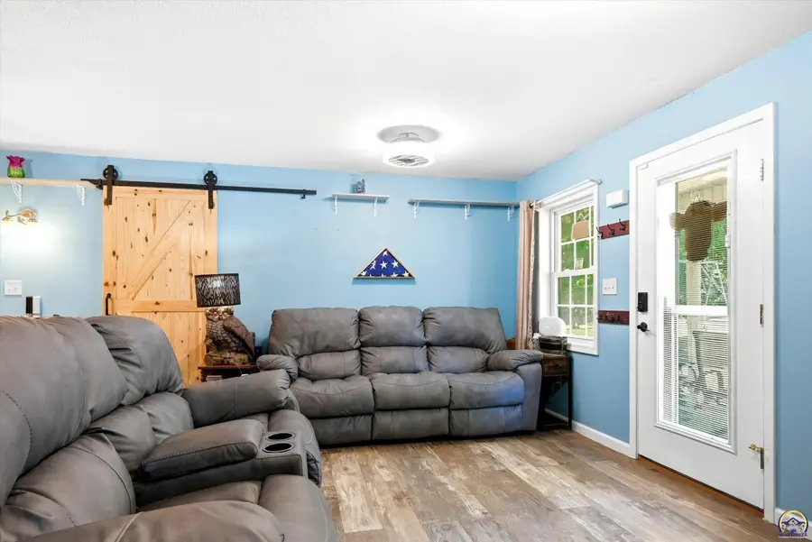 413 Osage St, Carbondale, KS 66414 - #3