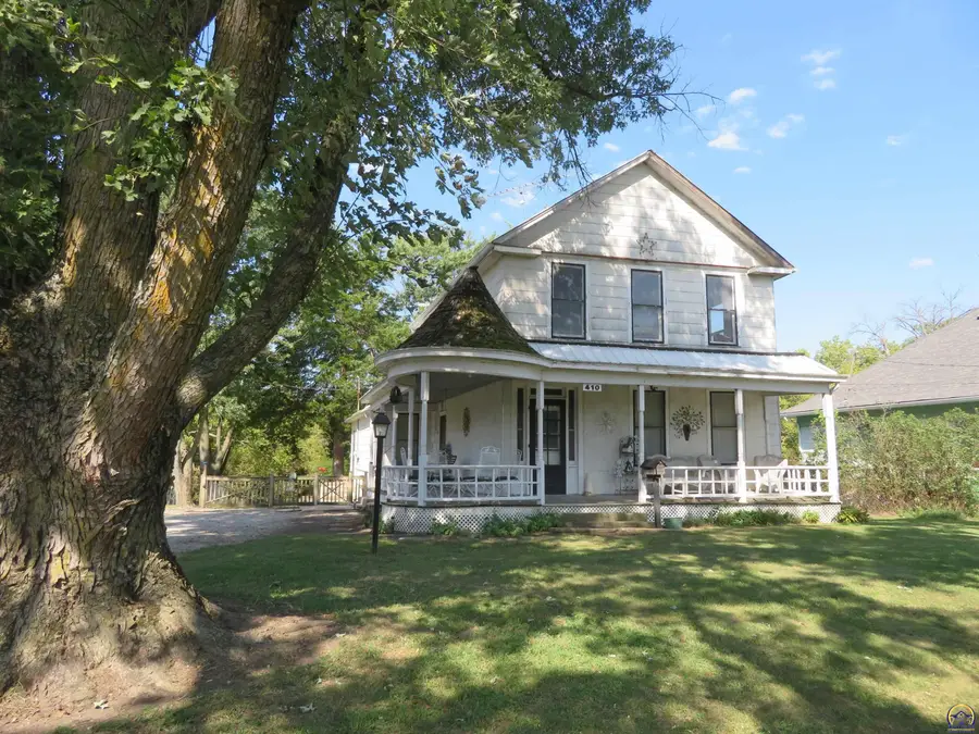 410 Linn Street, Valley Falls, KS 66088 - #2
