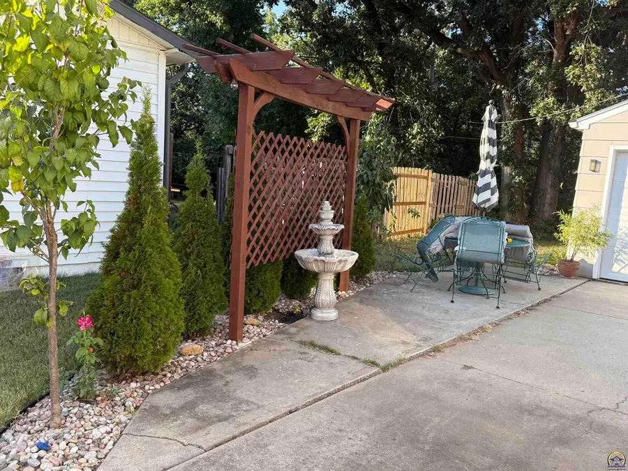 4700 SW 28th St, Topeka, KS 66614 - #3