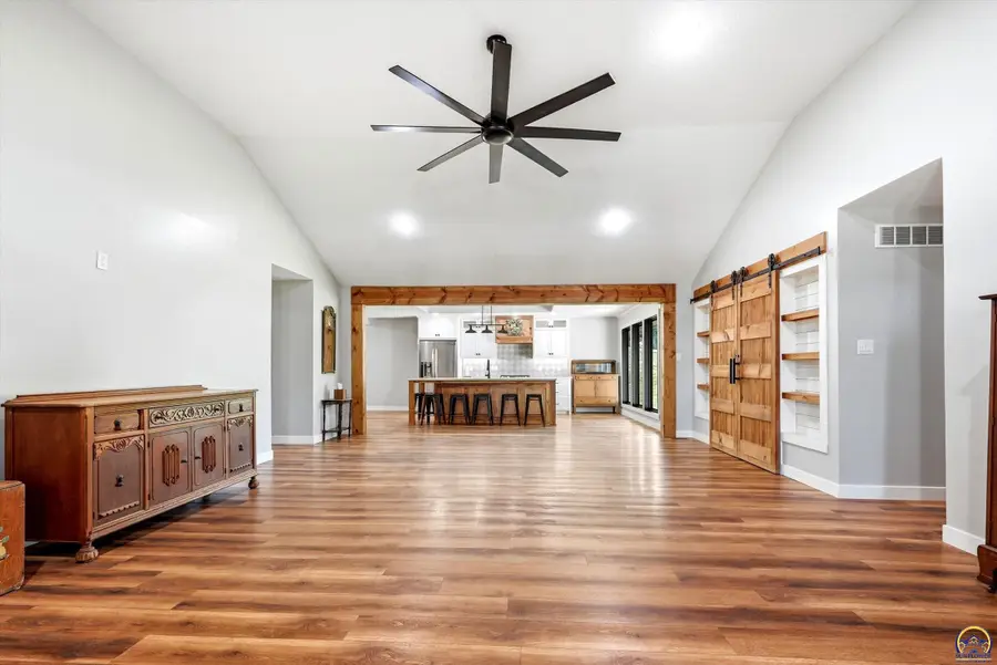 503 15th St, Valley Falls, KS 66088 - #3