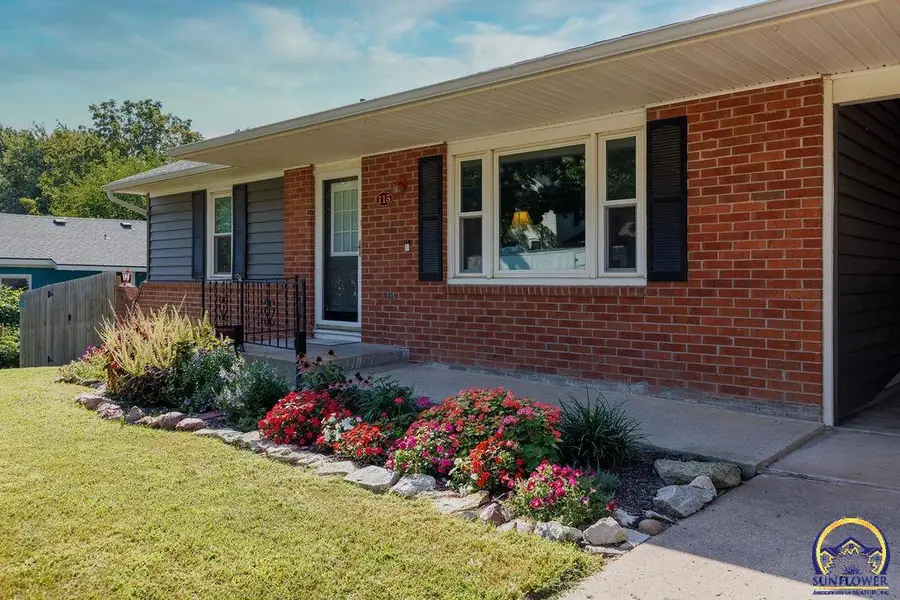 115 E 3rd St, Holton, KS 66436-8504 - #2