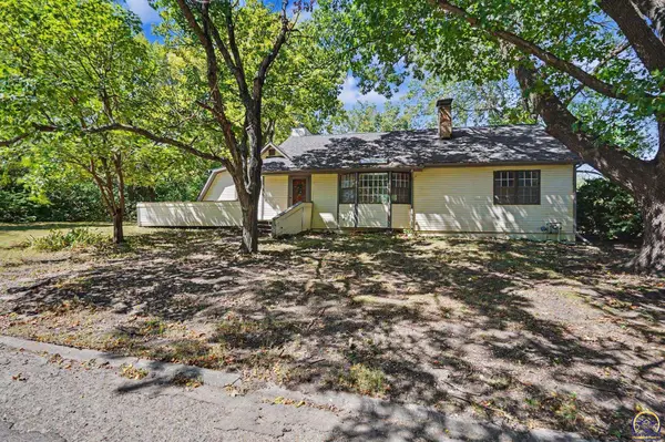 241 Concord Rd, Lawrence, KS 66049