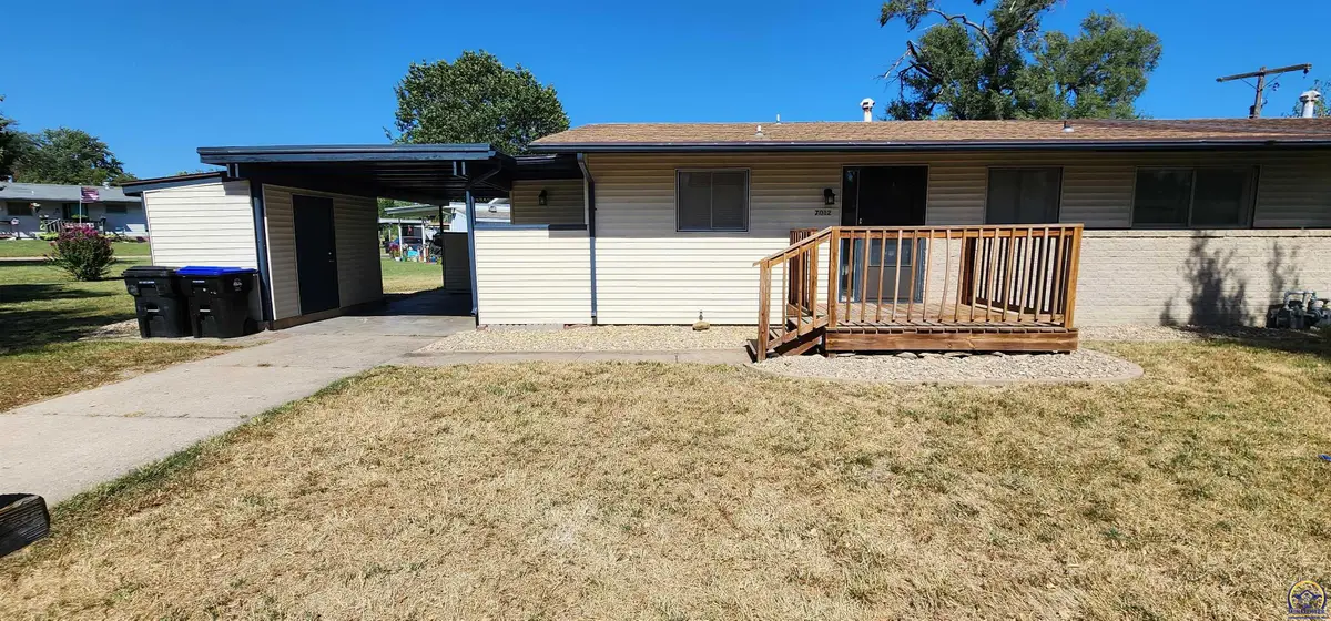 7012 SW Towerview Ln, Topeka, KS 66619 - #1