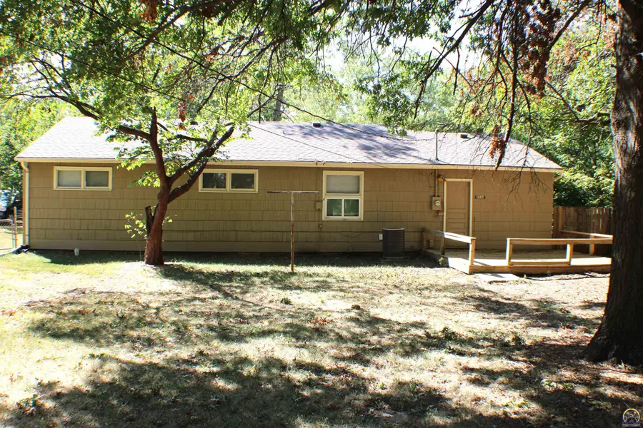 2526 SE Colorado Ave, Topeka, KS 66604 - #2