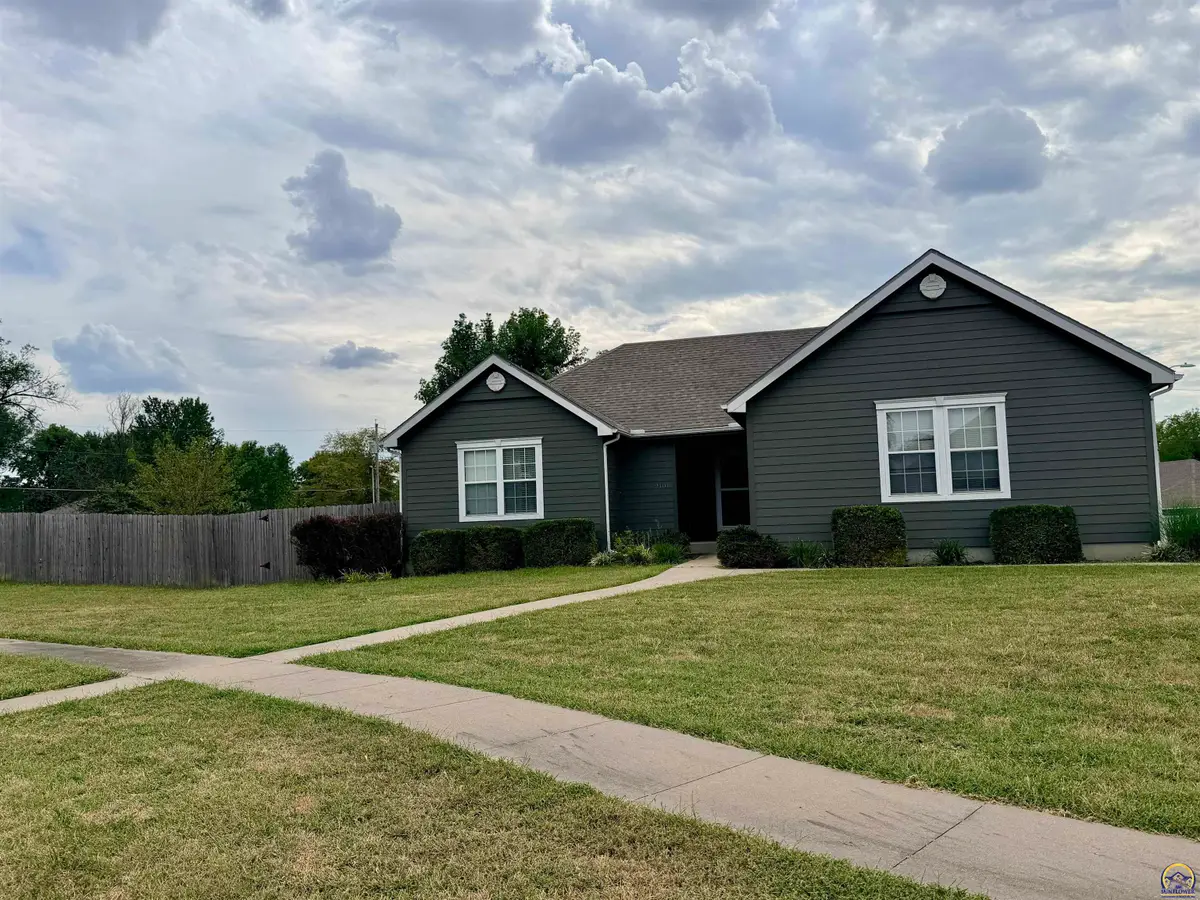 2101 SE Peace Ct, Topeka, KS 66605 - #1